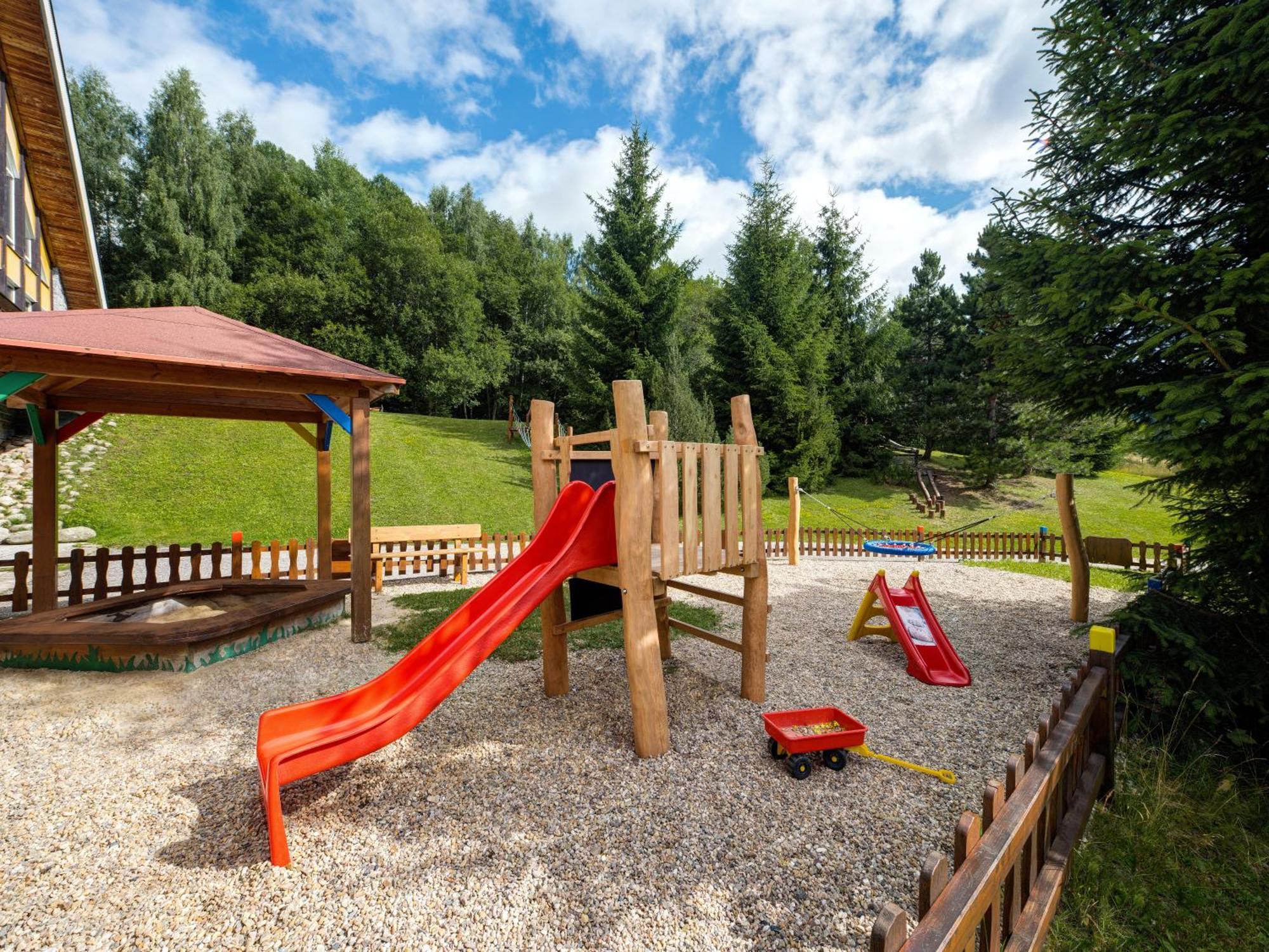 Pinia Hotel & Resort Špindlerŭv Mlýn Luaran gambar